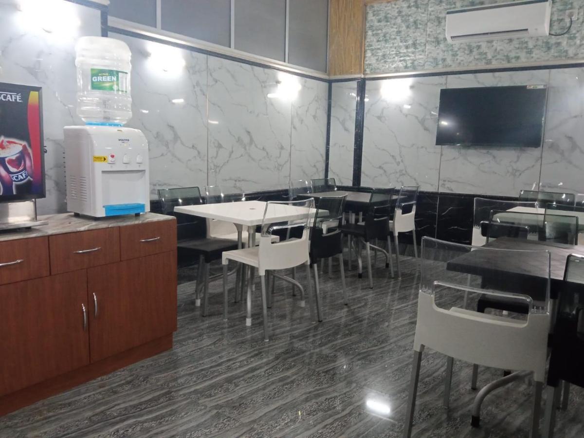 Soukyam Hotel Calcutta Buitenkant foto