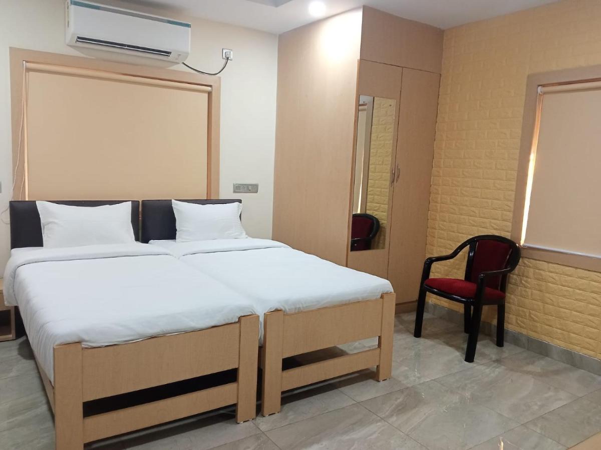 Soukyam Hotel Calcutta Buitenkant foto