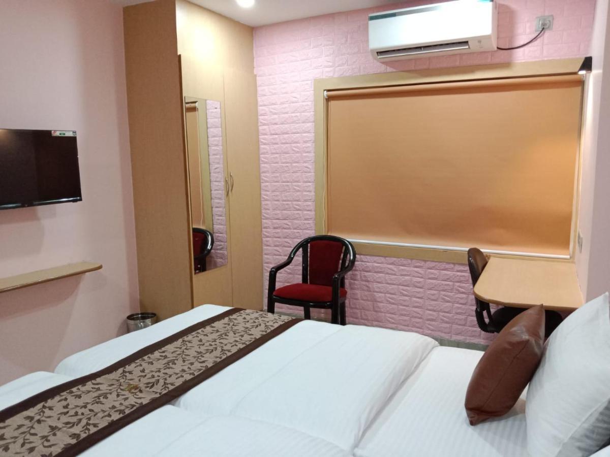 Soukyam Hotel Calcutta Buitenkant foto
