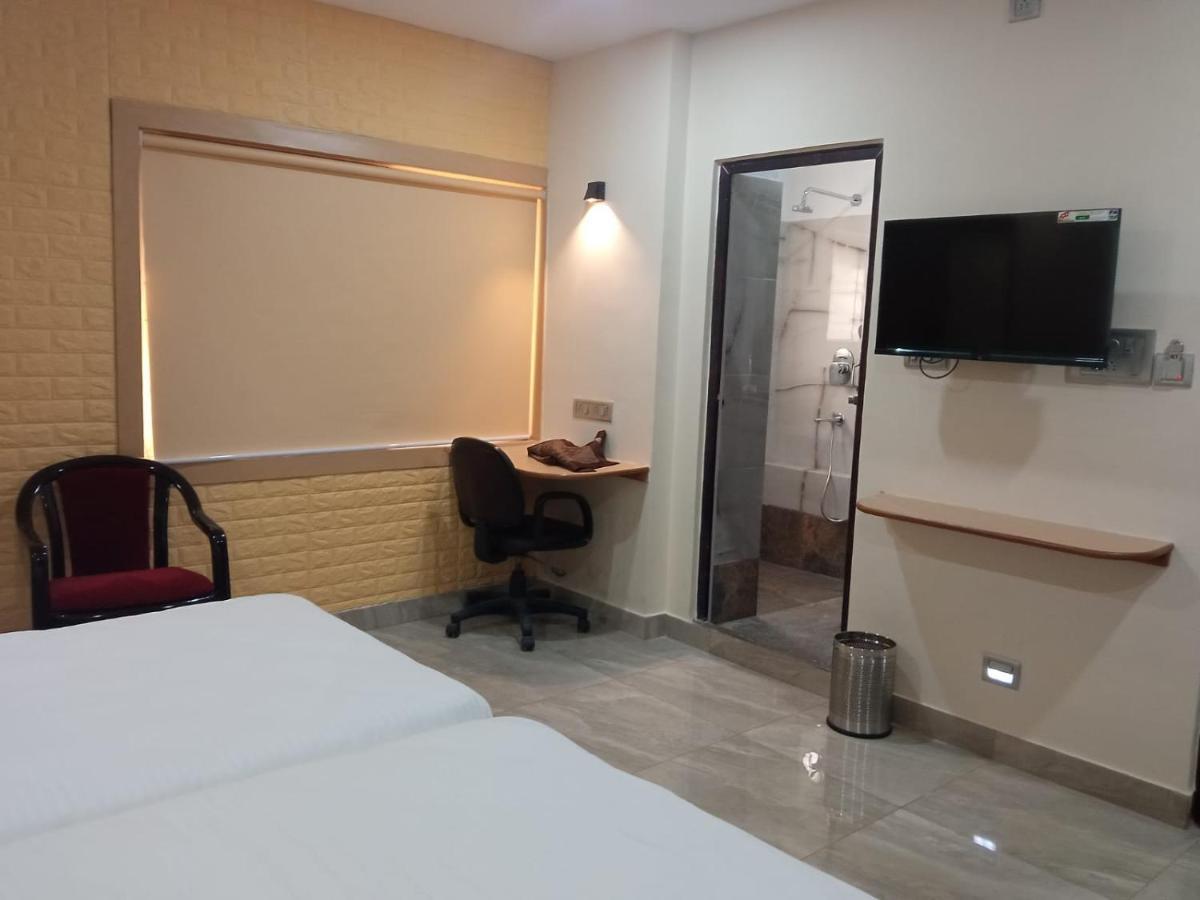 Soukyam Hotel Calcutta Buitenkant foto