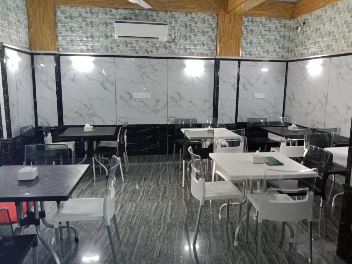 Soukyam Hotel Calcutta Buitenkant foto